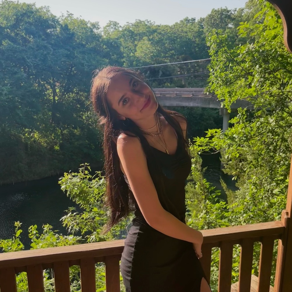 Meet your Posher, Ava